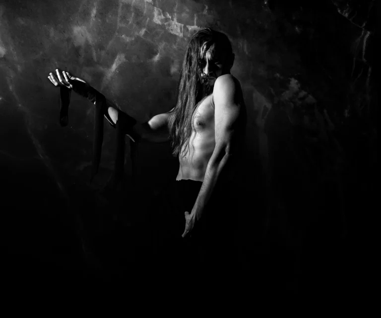 6V0A1514 B&W